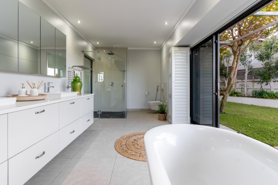 4 Bedroom Property for Sale in Stonehurst Mountain Estate Western Cape